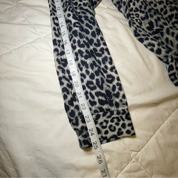 Jones of NY Navy and GrayLeopard Print Button-Up Blouse size 22W - Picture 8 of 12